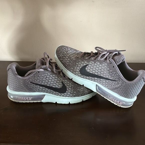 Women’s Nike Air Max Sequent 2 - Picture 2 of 3